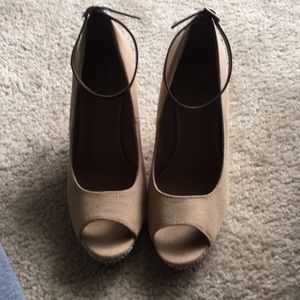 Summer shoes color safari size 9